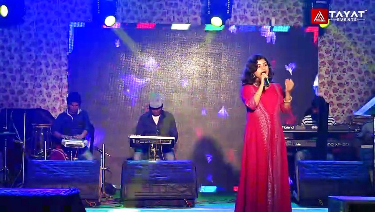 আহা মন প্রাণ তৃপ্ত হয়ে গেল মা তোর কত রঙ্গ দেখব বল | Aratrika Bhattacharya Live Singing