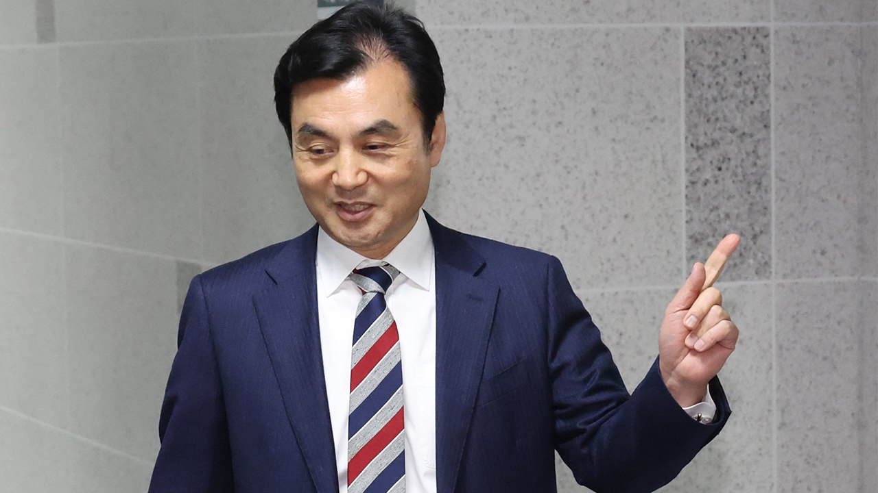 민주, '임종석 출마' 서울 중·성동갑에 전현희 전략공천 / YTN