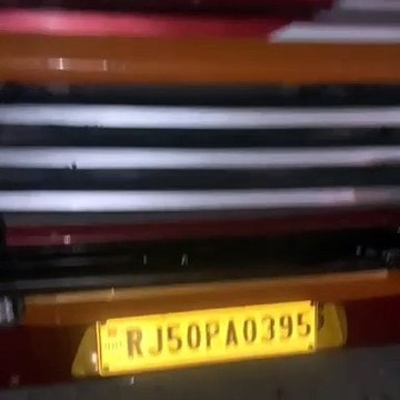 बस-ट्रेलर की भिड़ंत में दो की मौत, चार घायल