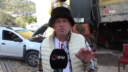 Sürekli ceza yemesine neden olan arabasını evine astı