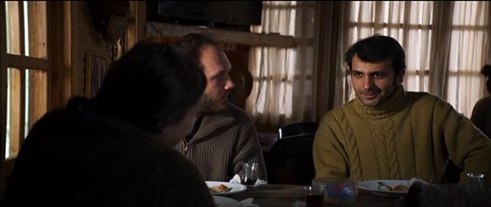 Auf trockenen Gräsern Trailer DF