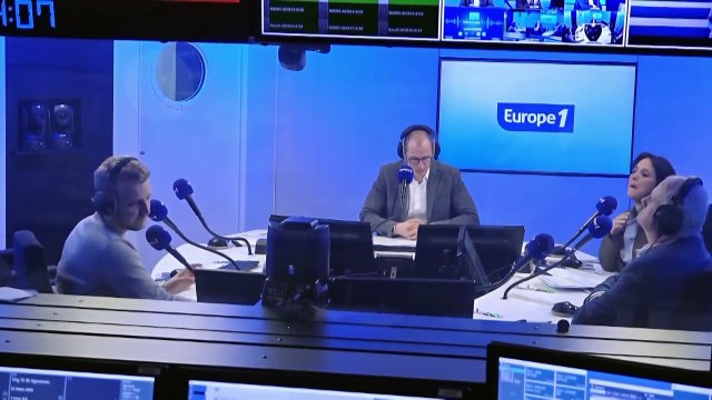 Un chef des Armées belliqueux et un ministre qui se met en scène avec un YouTubeur au Salon de l'Agriculture : le zapping politique de Dimitri Vernet