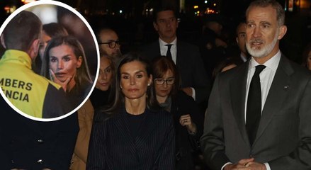 Felipe y Letizia, desolados en Valencia: visitan la zona cero del trágico incendio