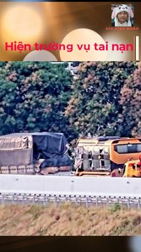 Xe khách tông xe tải trên cao tốc Nha Trang - Cam Lâm, 2 người tử vong