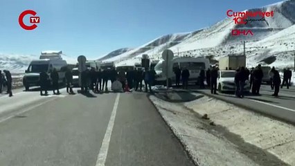 Çığın kapattığı Van-Hakkari yolu trafiğe kapatıldı