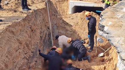 충북 옥천 우수관로 공사장 3명 매몰...모두 구조 / YTN