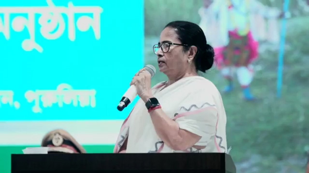 ১ এপ্রিলের মধ্যে কেন্দ্র আবাস যোজনার টাকা না দ...