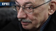 Rusia condena a 2 años y seis meses de cárcel al activista que fue Nobel de Paz en 2022