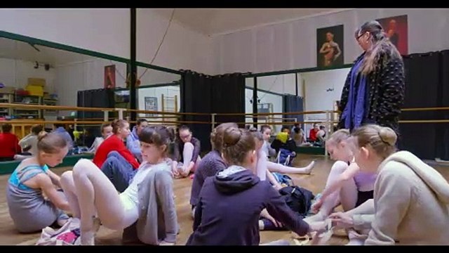 Petites Danseuses (2020) - Bande annonce