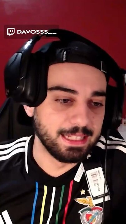 Joao Felix est-il un flop ?  C’est a cause des mauvais choix de club ? A cause des entraîneurs ? A cause des blessures ? Pour moi NON ! On peut plus lui trouver d’excuse    Retrouvez moi tous les jours sur Twitch pour des débats foot ! (Lien en bio ❤️)