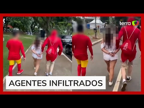 Policiais fantasiados de 'Chapolin Colorado' prendem suspeitos de furtar celulares no carnaval de SP