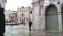 Maltempo, a Venezia torna l'acqua alta, allagata piazza San Marco