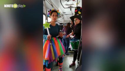 27-09-19 Contando cuentos en los buses, la Alcaldía busca prevenir la explotación sexual de niños en Medellín