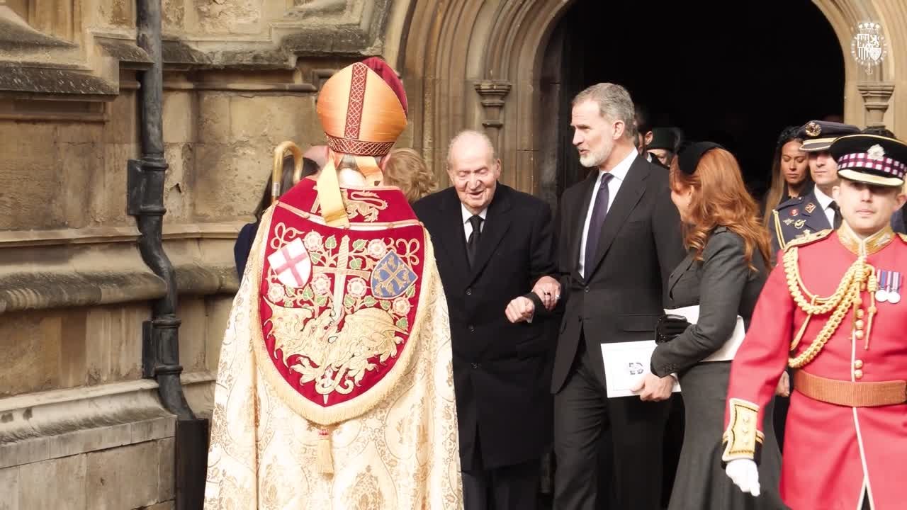 Los monarcas Felipe VI y Letizia se reencuentran con los reyes eméritos en el funeral de Constantino de Grecia