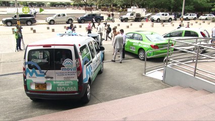 Скачать видео: 05-07-19 Ya van 95 postulados para los subsidios de compra de taxis eléctricos que rodarán por Medellín