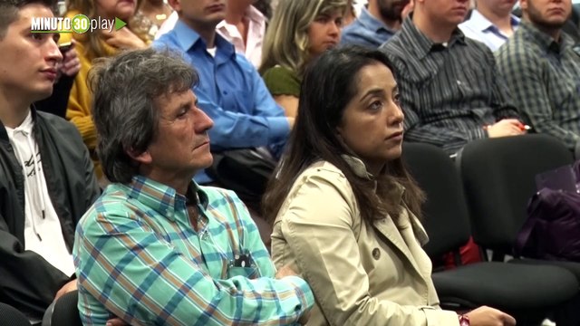 Jóvenes de Medellín se reúnen con revolucionarios del conocimiento