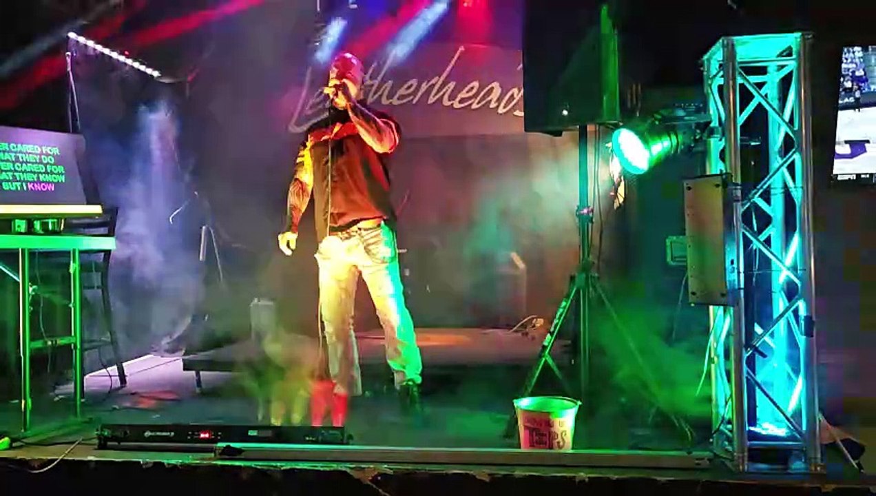 METALLICA - NOTHING ELSE MATTERS (PERFORMED AT LEATHERHEADS)