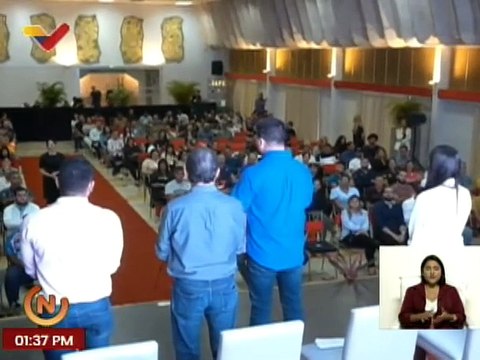 Carabobo | Gobierno regional otorgó licencias a empresarios de diversos sectores de la economía