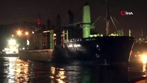 İstanbul Boğazı’nda karaya oturan gemi kurtarıldı: Facianın eşiğinden dönüldü