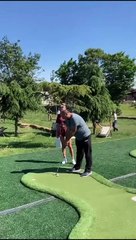 Şeyma Subaşı beceremedi. Golf hocası golf hocası olalı böyle zulüm görmedi
