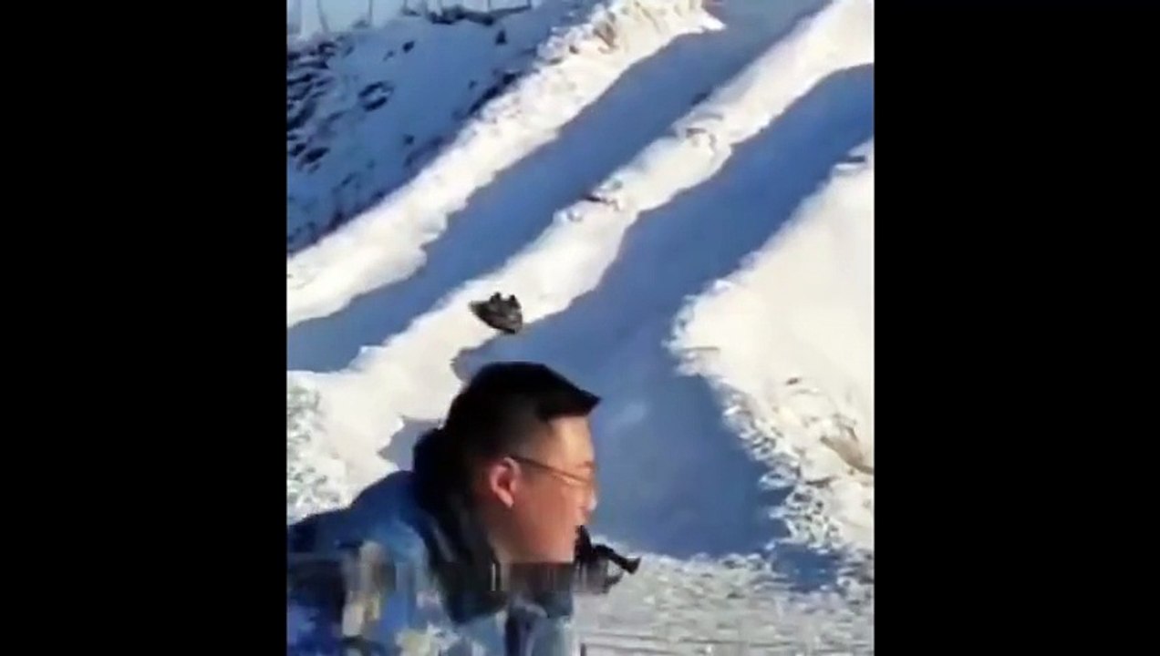 2 luges se percutent... et bim, plus de chaussures