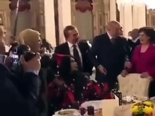 Download Video: Yeşim Salkım Hülya Avşar'ın Saray'daki halini görünce dayanamadı. Hülya Avşar bu soruya cevap veremedi