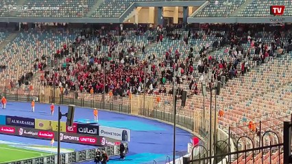 Download Video: بالـ ـدم بالروح الكاس مش هيروح.. جمهور الأهلي يحفز اللاعبين قبل المباراة المرتقبة مع الزمالك في نهائي الكأس