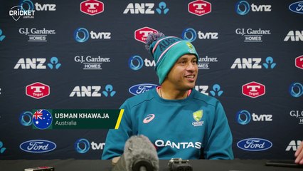 'Unprofessional!' - Phone call interrupts Khawaja news conference