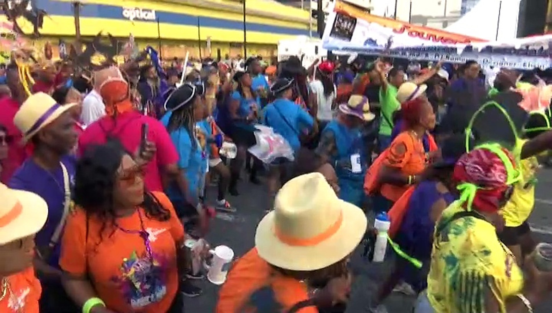 ⁣CARI BOIS : SUSTAINABLE CARIBBEAN FESTIVALS