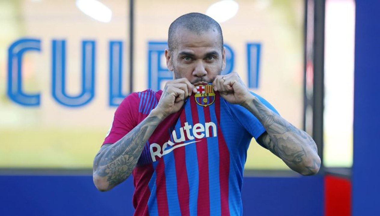 Dani Alves es retirado de "la leyendas del Barcelona"