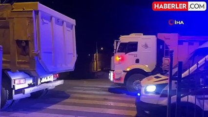 Diyarbakır'da beton direğe çarpan araç hurdaya döndü