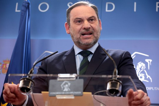 José Luis Ábalos desafía al PSOE y se va al Grupo Mixto