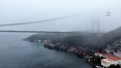 İstanbul Boğazı ve çevresinde etkili olan sisli bölgeden dron görüntüleri