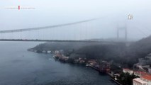 İstanbul Boğazı'nda ve çevresinde oluşan yoğun sis havadan görüntülendi