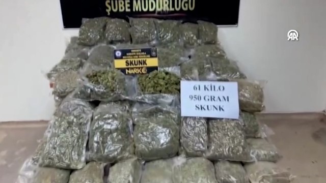 İki araçta 61 kilo 950 gram sentetik uyuşturucu ele geçirildi