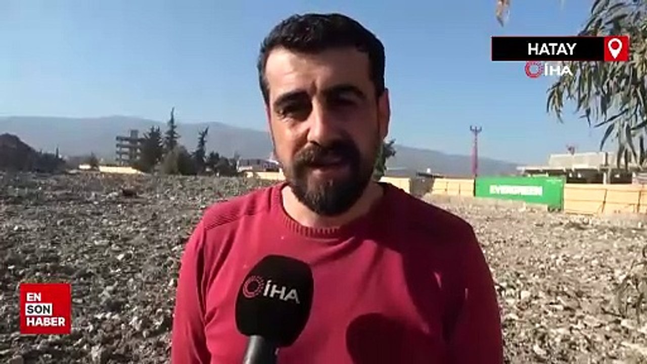 Hatay'da yıkılan siteden geriye tabelası kaldı
