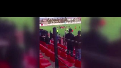 Sözde futbol maçı! Yumruklar konuştu, 13 kırmızı kart çıktı