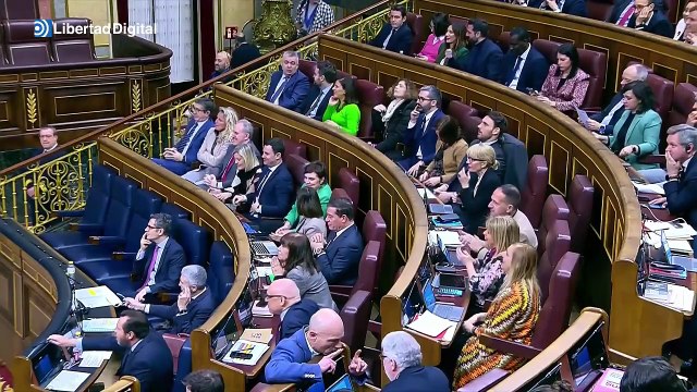 Óscar Puente y Ester Muñoz se enzarzan en el Congreso por la 'trama Koldo'