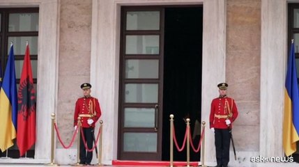 Zelensky in Albania per chiedere sostegno e armi all'Ucraina