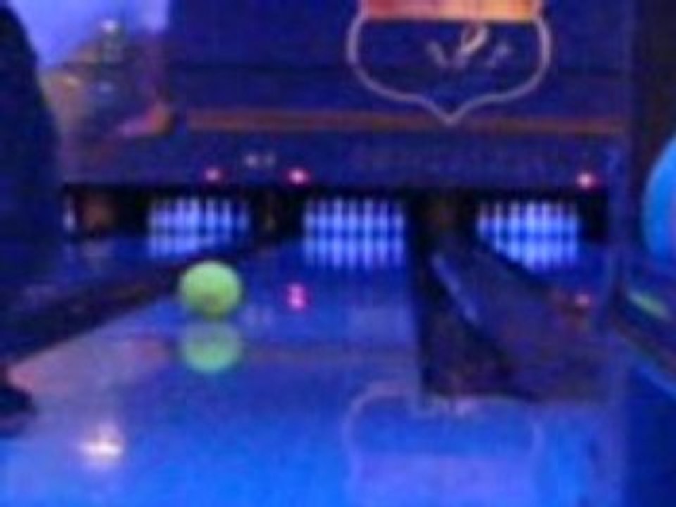 Pierre fait deux rigoles.