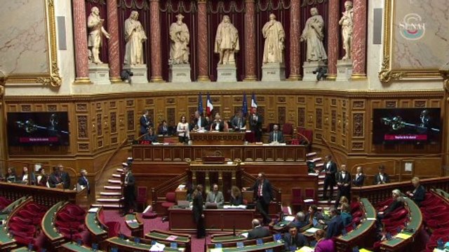 IVG dans la Constitution: suivez les débats au Sénat