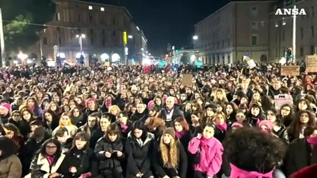 Amelia: Mi chiedevo perche' le donne non scappano? poi e' successo a me