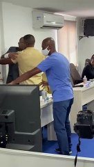 Vereadores brigam durante sessão na Câmara de Lauro de Freitas