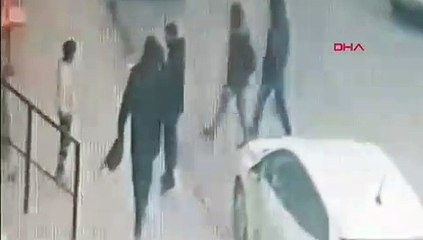 Arnavutköy'de sokak ortasında otomatik silahla saldırı