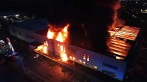 Truccazzano: incendio in un'azienda di logistica, le immagini dal drone