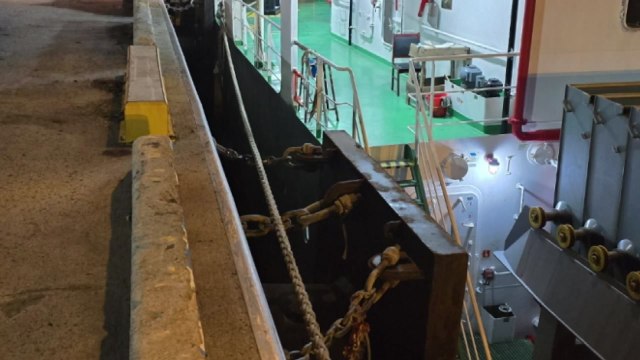 군산항서 화물 검수하던 30대 바다에 빠져 숨져 / YTN