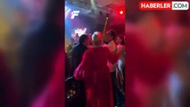 Galatasaray Başkanı Dursun Özbek ve eşi Mesude Özbek, Engelsiz Aslanlar Balosu'nda şarkı söyledi