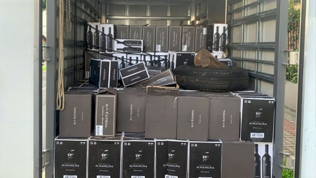 Mais de 2 mil garrafas de vinhos são apreendidas na SC-283