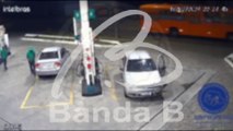 Vídeo mostra frentista sendo agredido com soco por cliente no Boqueirão; vítima ficou desacordada e agressor fugiu