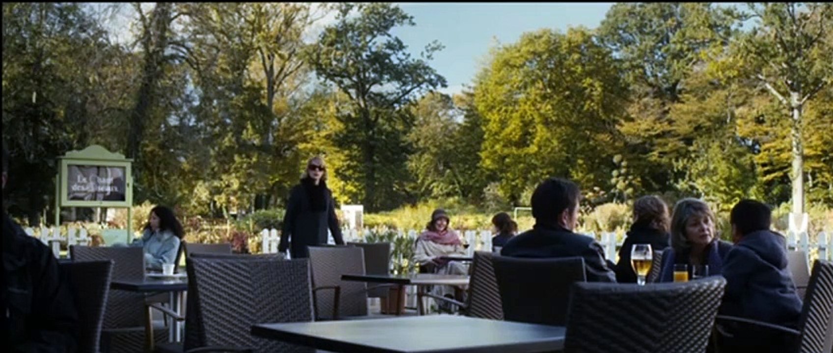 Parlez-moi de vous (2012) - Bande annonce